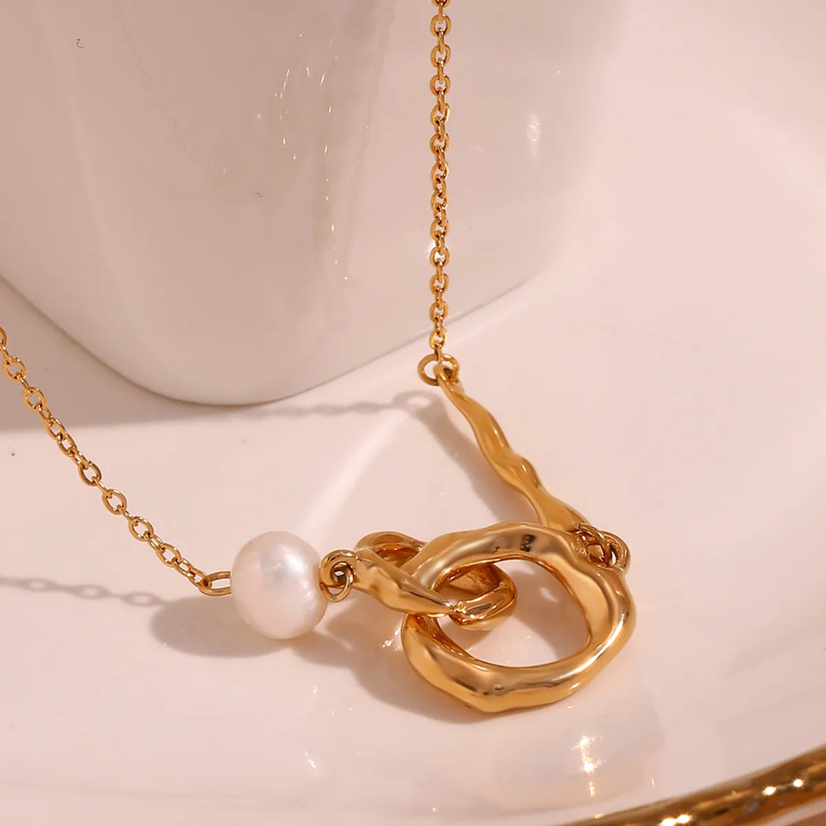 Simple Style Classic Style Double Ring Pearl Stainless Steel Plating 18k Gold Plated Necklace