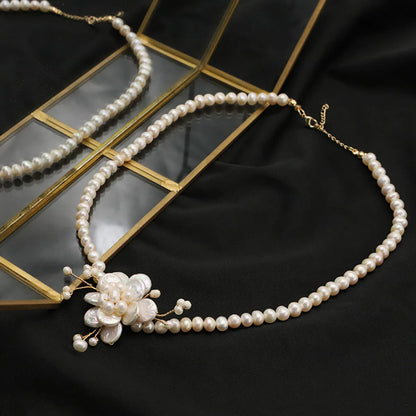 Simple Style Classic Style Flower Baroque Pearls Beaded Plating 18k Gold Plated Pendant Necklace