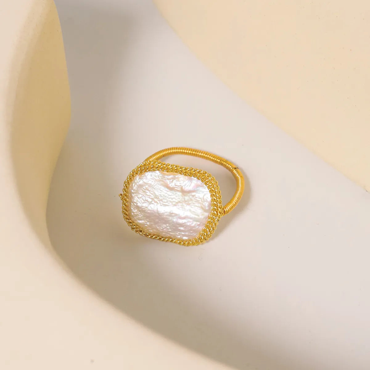 Simple Style Classic Style Flower Freshwater Pearl Copper Plating Inlay Pearl 18k Gold Plated Rings