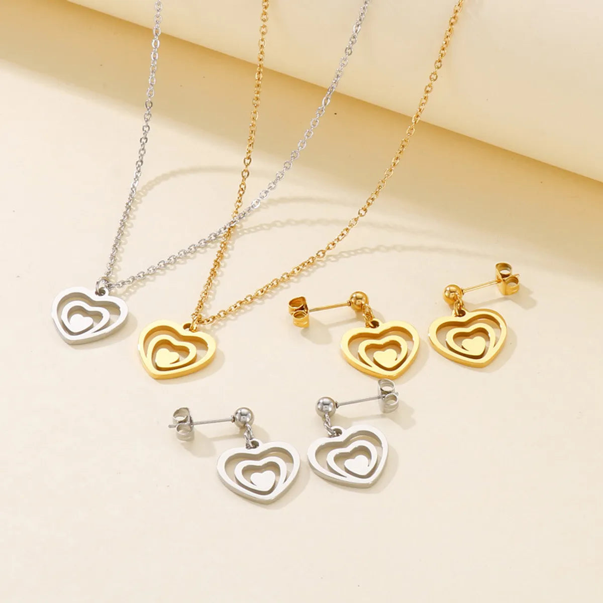 Simple Style Classic Style Heart Shape Stainless Steel Hollow Out Jewelry Set