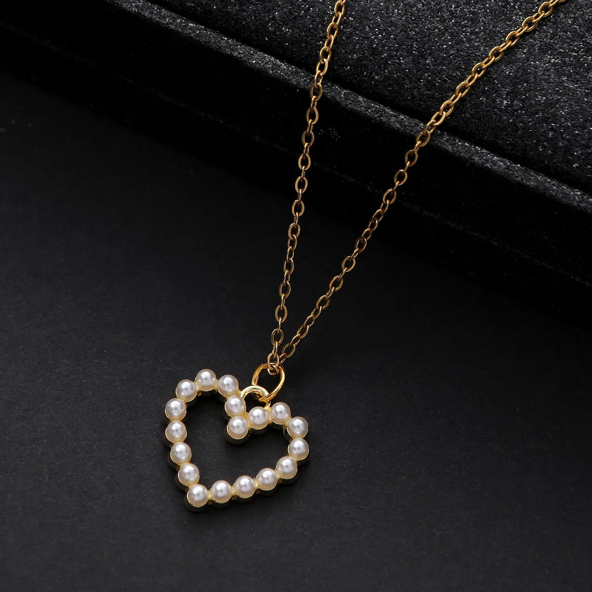 Simple Style Classic Style Heart Shape Zinc Alloy Inlay Pearl Women'S Pendant Necklace