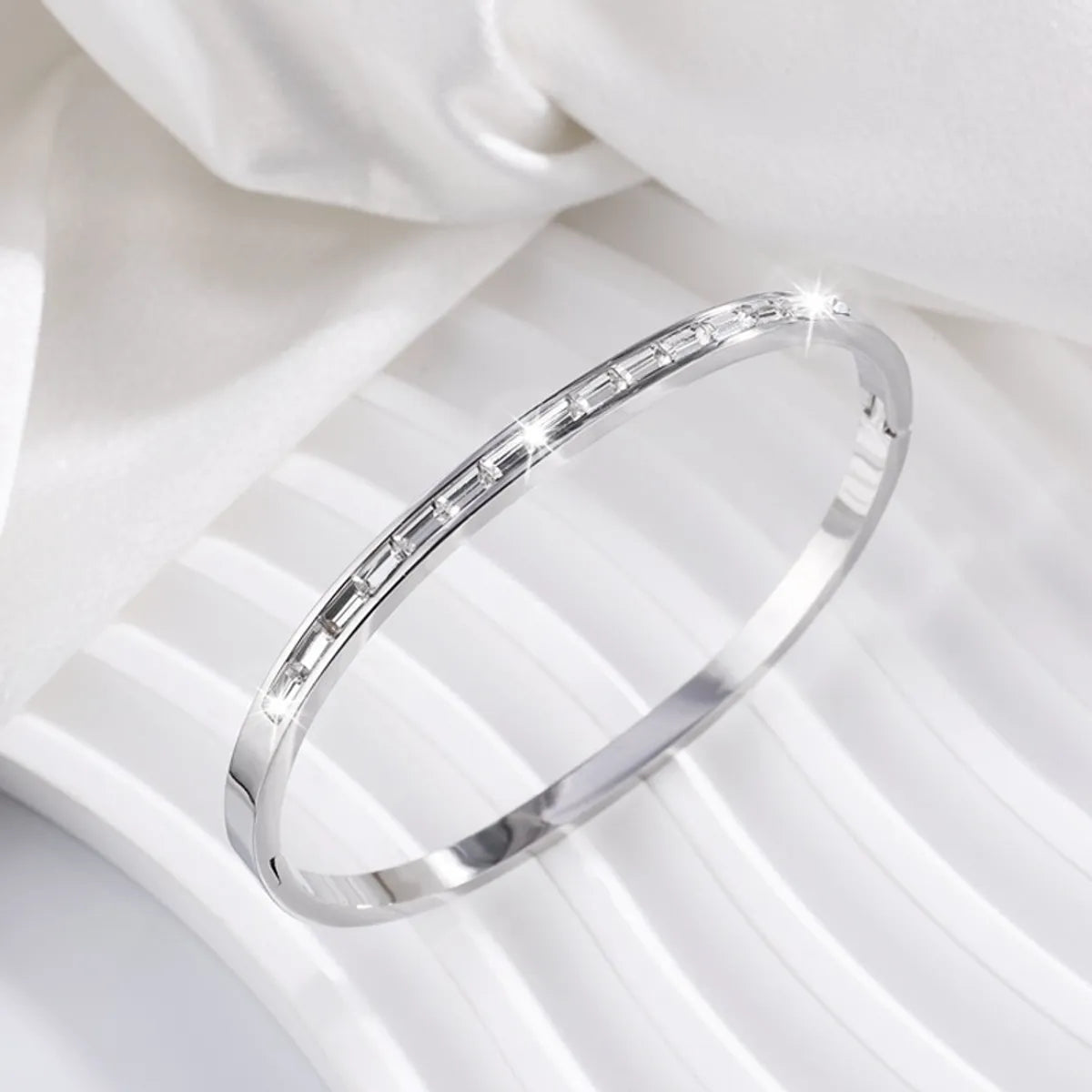 Simple Style Classic Style Solid Color 304 Stainless Steel 18K Gold Plated Rhinestones Bangle In Bulk