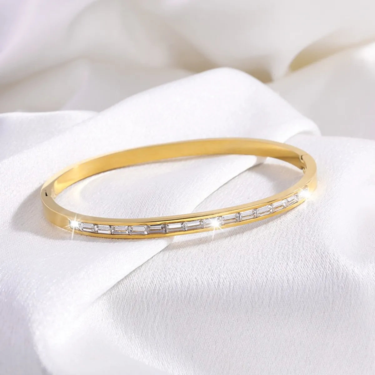 Simple Style Classic Style Solid Color 304 Stainless Steel 18K Gold Plated Rhinestones Bangle In Bulk