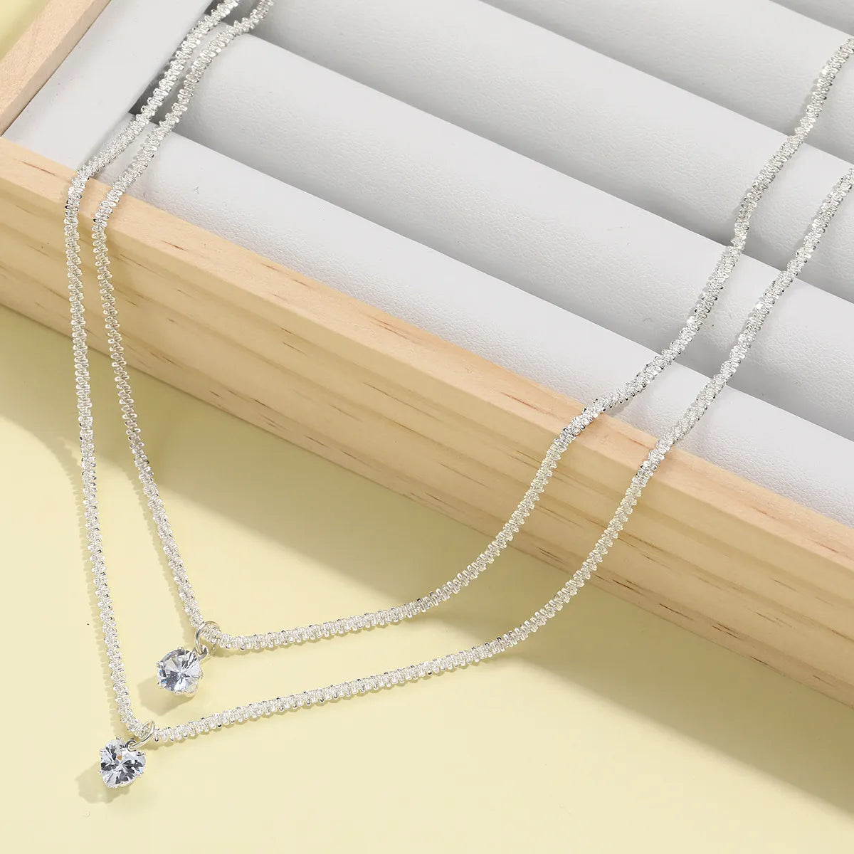 Simple Style Classic Style Solid Color Alloy Inlay Zircon Women's Layered Necklaces