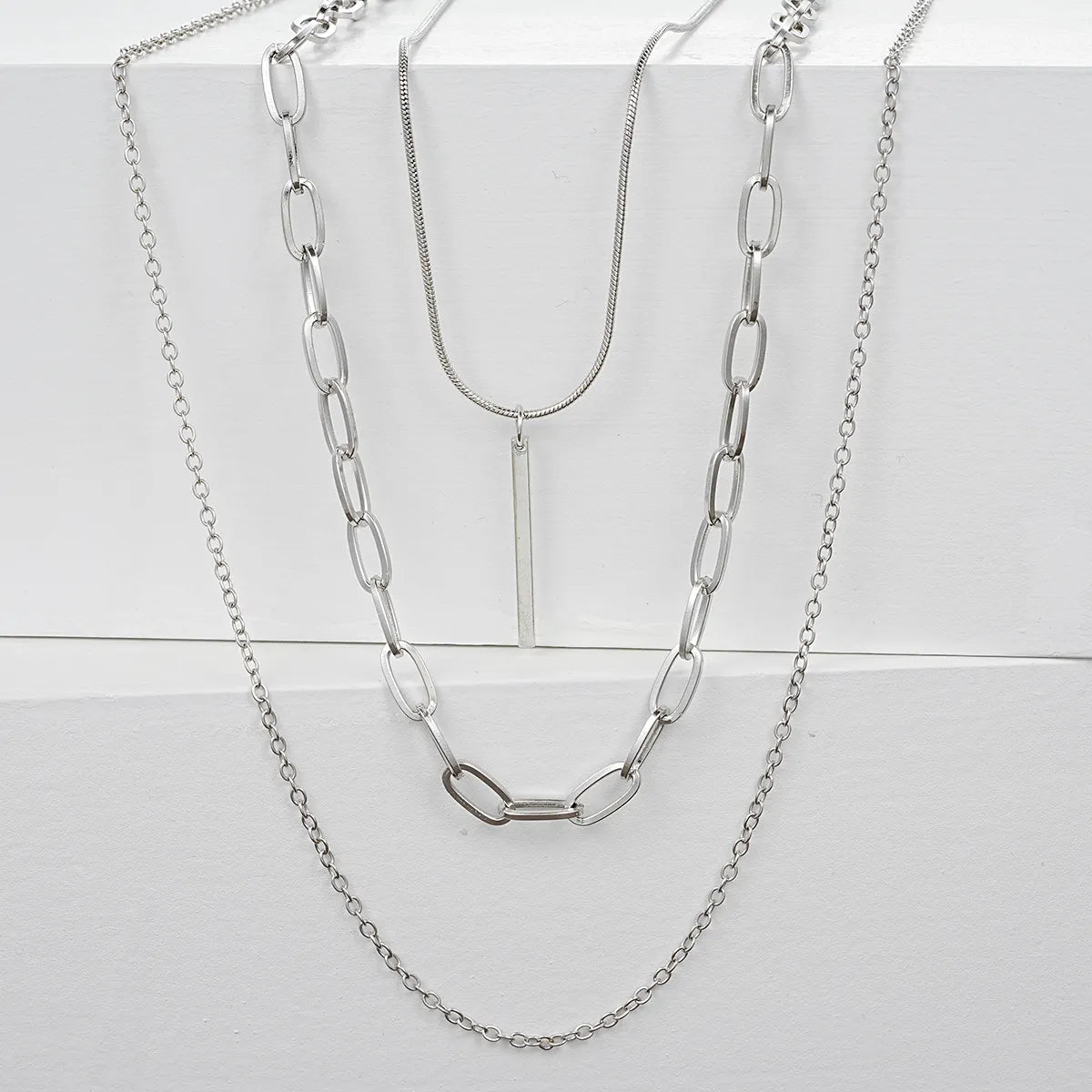 Simple Style Classic Style Solid Color Alloy Zinc Alloy Wholesale Layered Necklaces