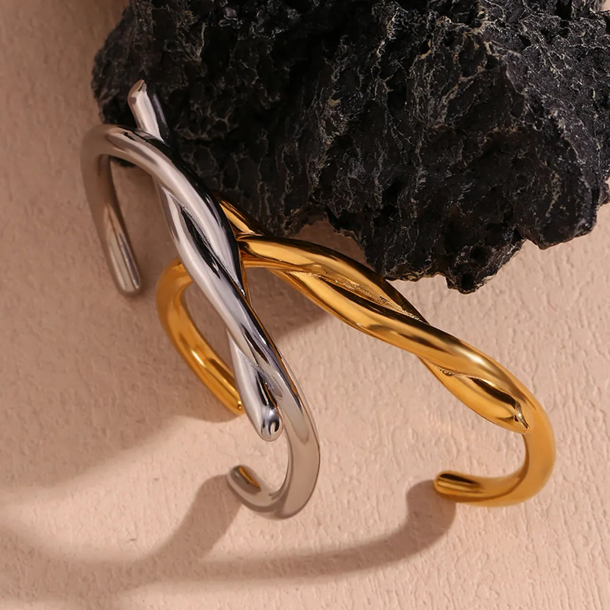 Simple Style Classic Style Solid Color Stainless Steel Plating 18k Gold Plated Bangle