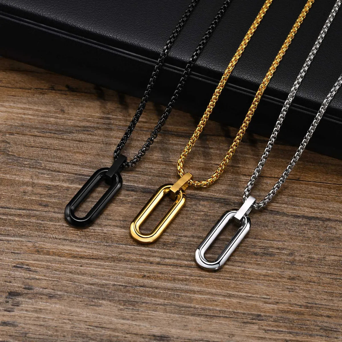 304 Stainless Steel Simple Style Classic Style Three-Dimensional Solid Color Pendant Necklace