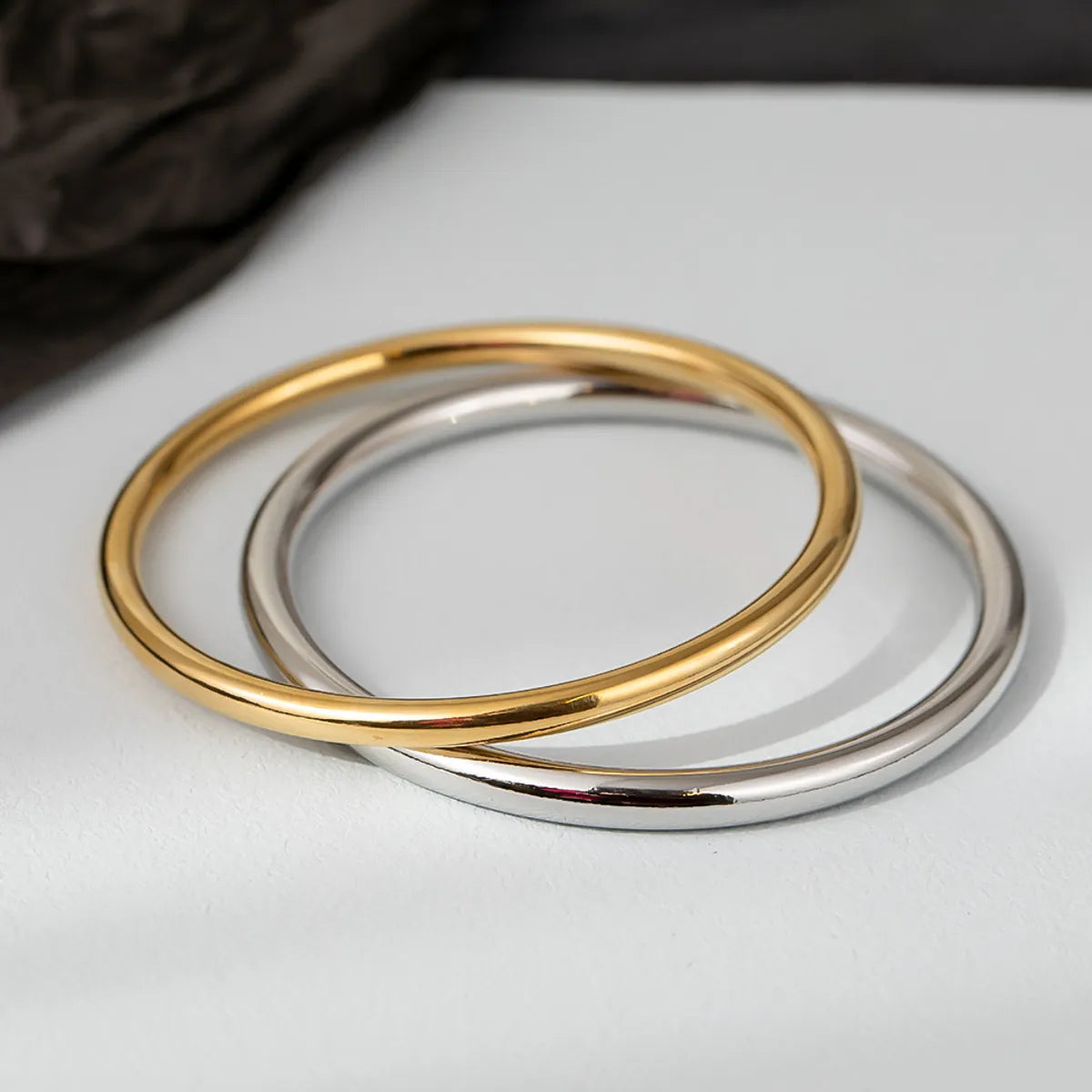 Simple Style Classic Style Solid Color Titanium Steel Polishing Bangle