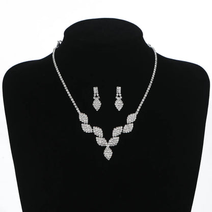 Simple Style Classic Style Waves Rhinestone Inlay Rhinestones Women's Necklace