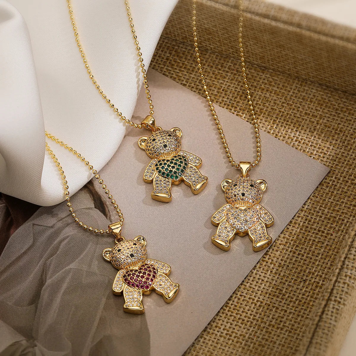 Simple Style Commute Animal Bear Copper 18k Gold Plated Zircon Pendant Necklace In Bulk