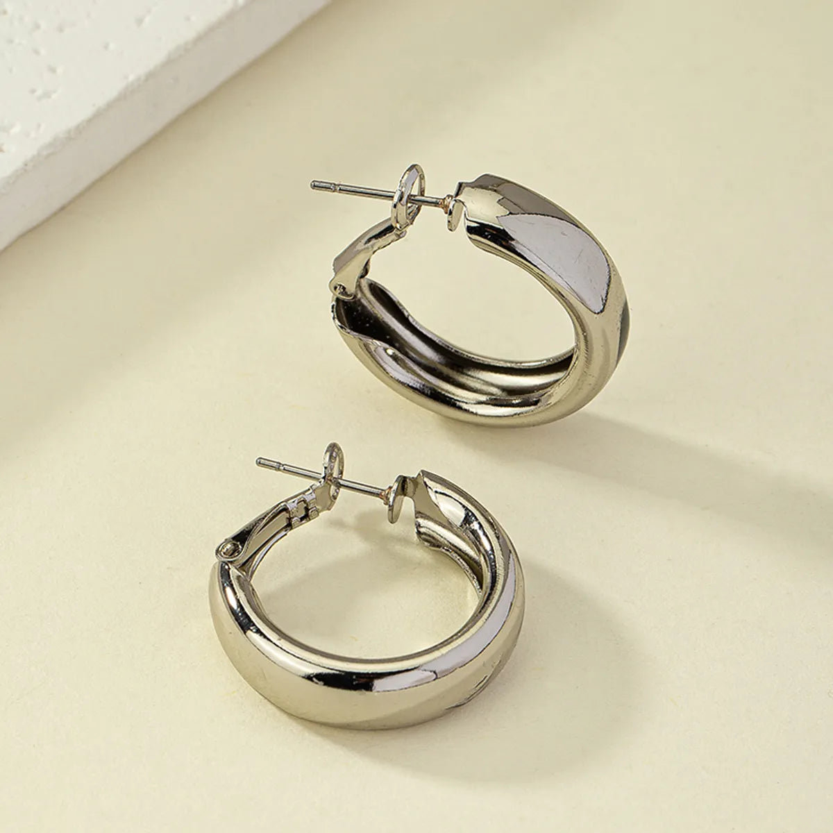 Simple Style Commute Circle Alloy Plating Women's Hoop Earrings