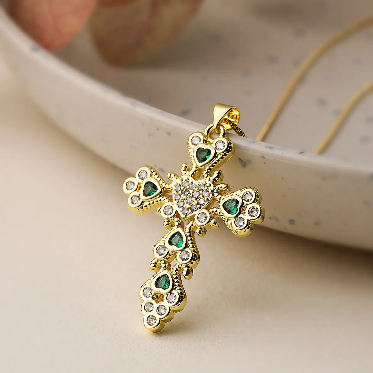 Simple Style Commute Cross Copper Plating Inlay Zircon 18k Gold Plated Pendant Necklace