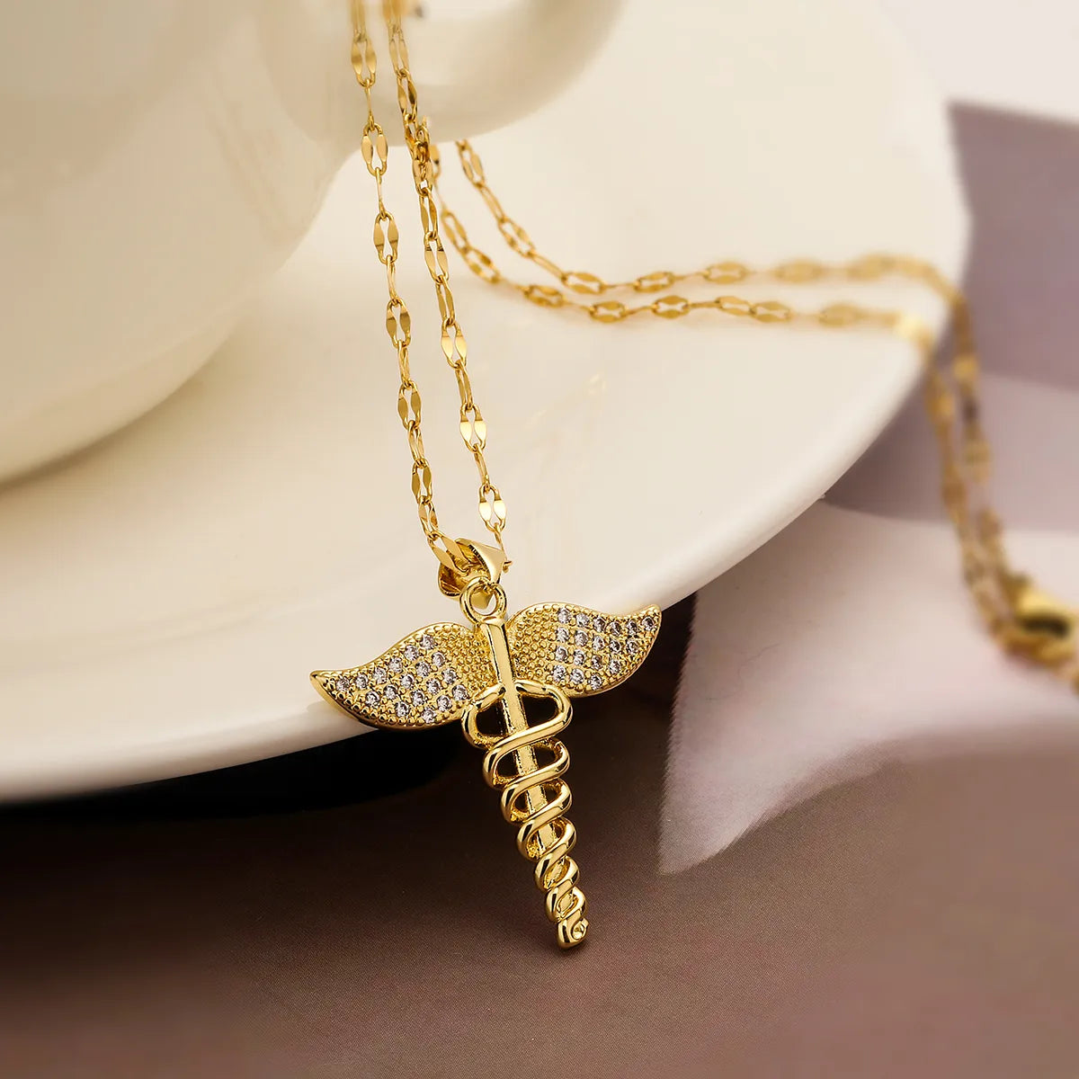 Simple Style Commute Cross Copper Plating Inlay Zircon 18k Gold Plated Women'S Pendant Necklace