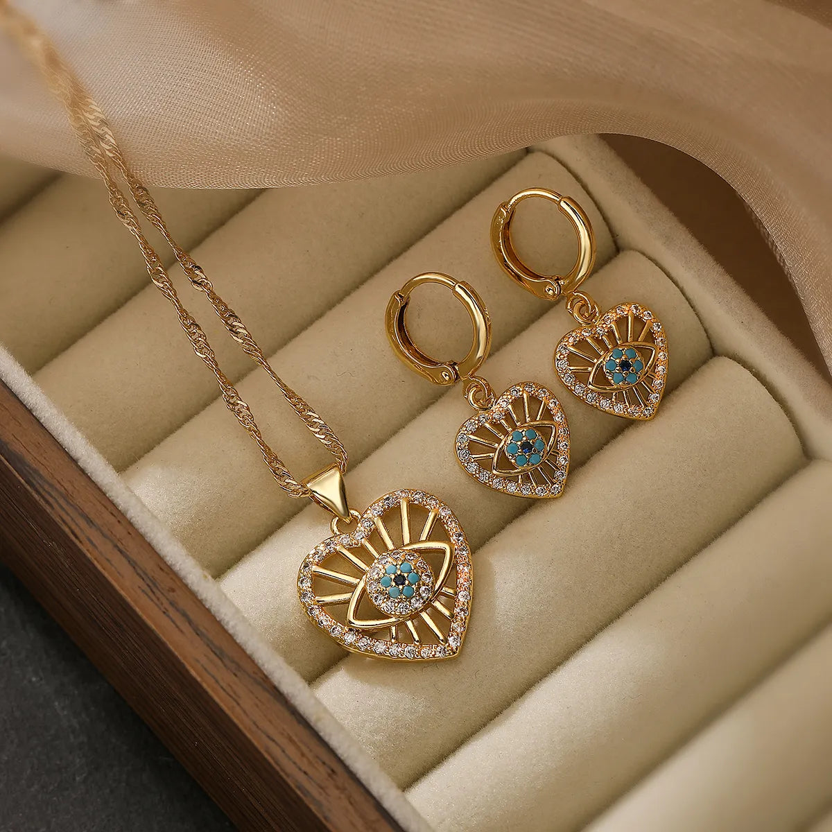 Simple Style Commute Geometric Devil'S Eye Heart Shape Copper 18k Gold Plated Zircon Jewelry Set In Bulk