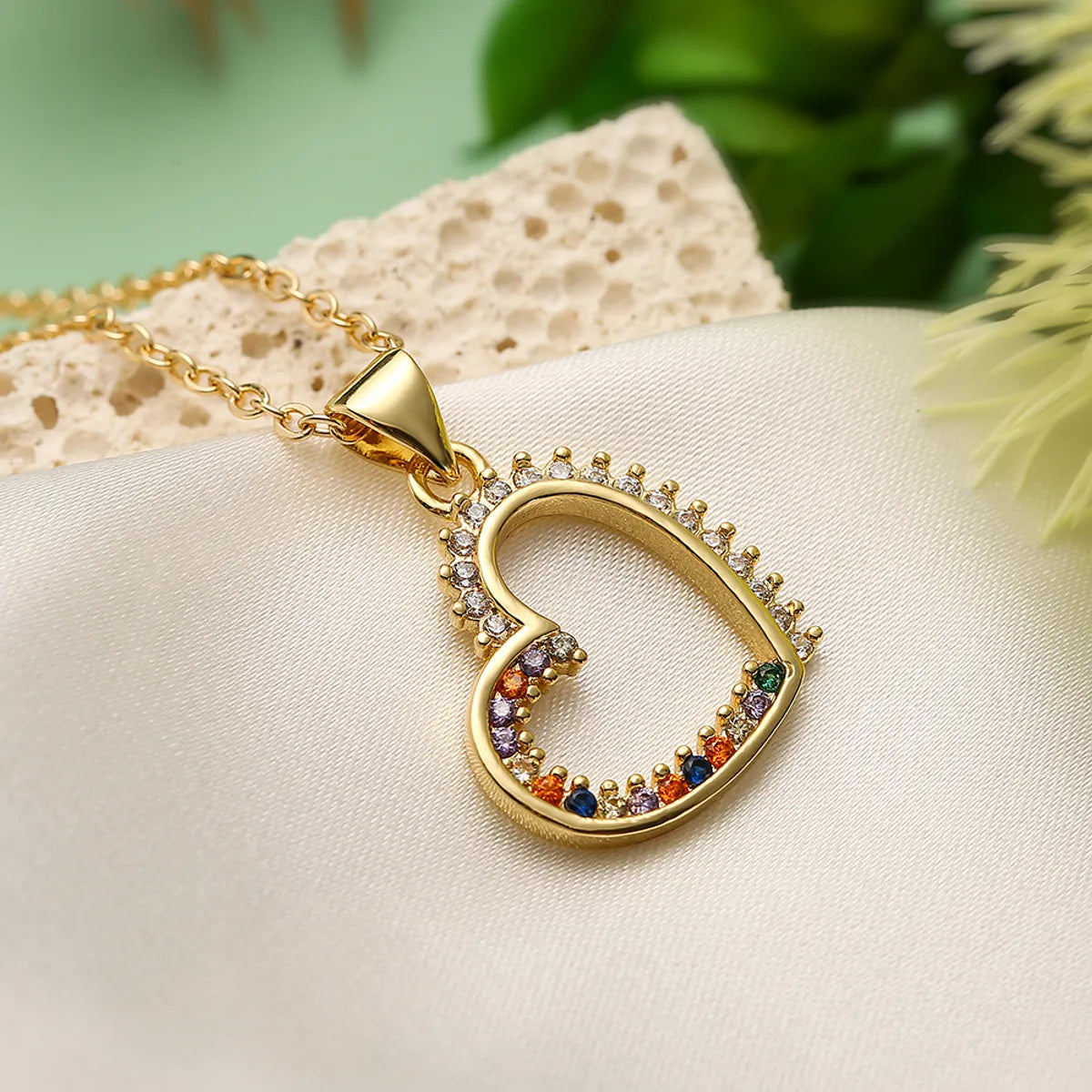 Simple Style Commute Heart Shape Copper 18k Gold Plated Zircon Pendant Necklace In Bulk