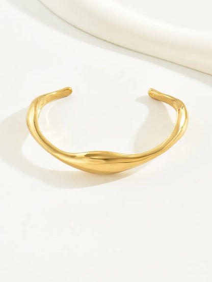 Simple Style Commute Solid Color Alloy Gold Plated Women'S Cuff Bracelets