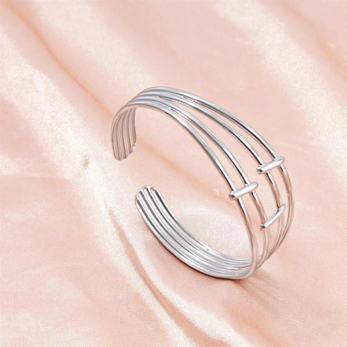 Simple Style Commute Solid Color 304 Stainless Steel 18K Gold Plated Bangle In Bulk