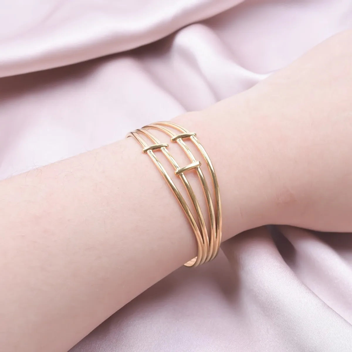 Simple Style Commute Solid Color 304 Stainless Steel 18K Gold Plated Bangle In Bulk