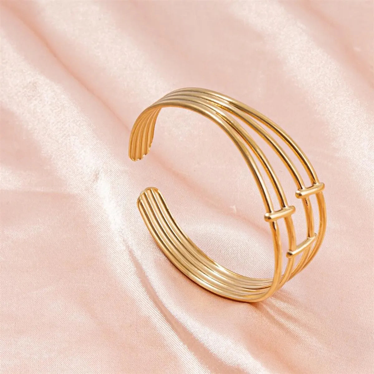 Simple Style Commute Solid Color 304 Stainless Steel 18K Gold Plated Bangle In Bulk