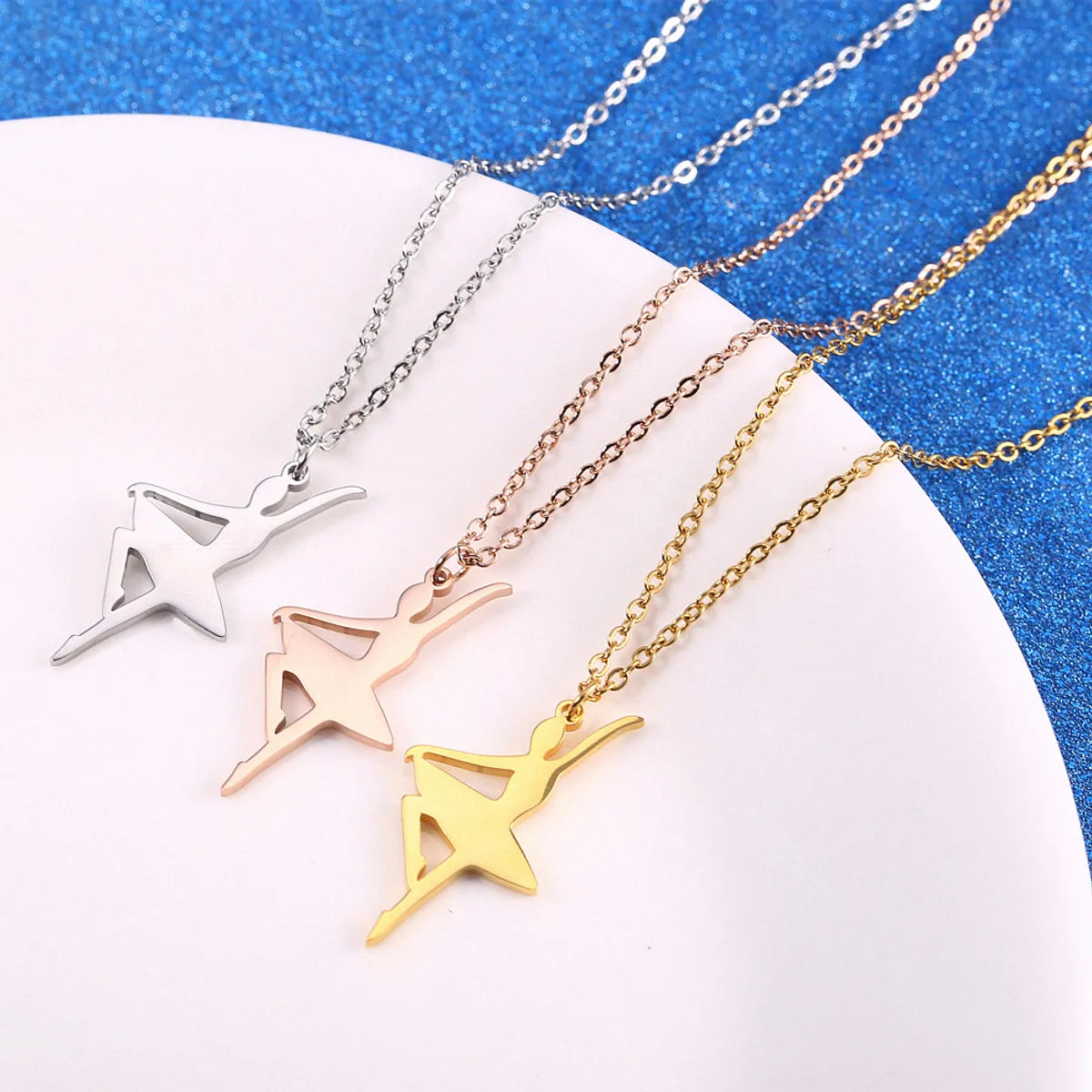 Simple Style Commute Solid Color Stainless Steel Plating Gold Plated Pendant Necklace