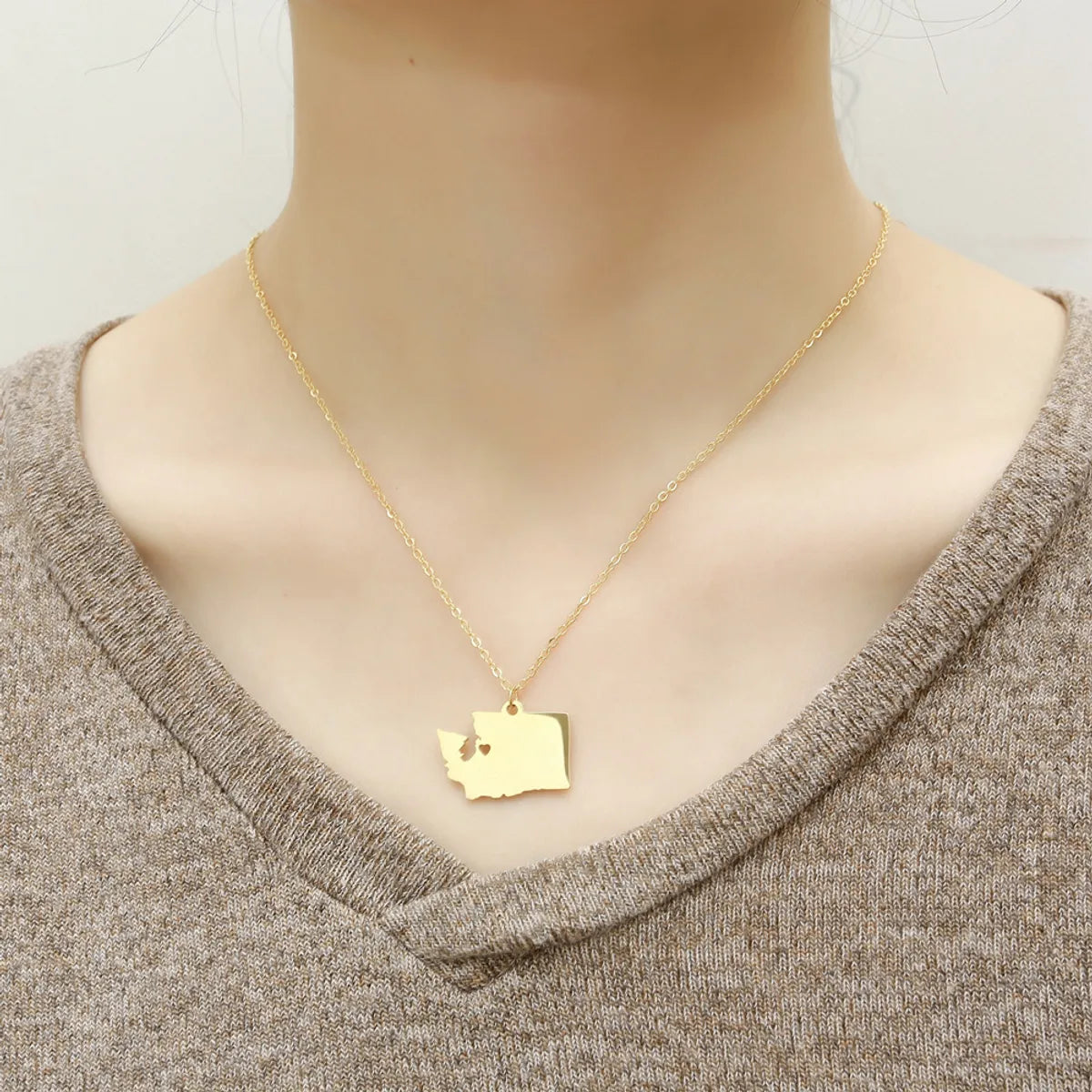 Simple Style Commute Solid Color Stainless Steel Plating Gold Plated Pendant Necklace