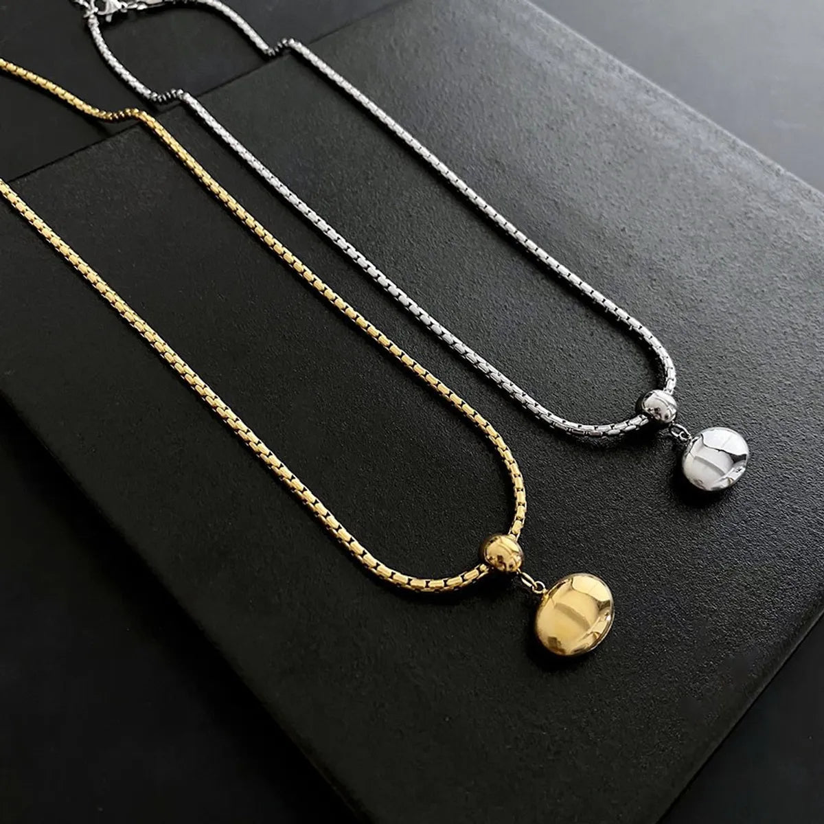 Simple Style Commute Solid Color Stainless Steel Titanium Steel Plating 18k Gold Plated Pendant Necklace