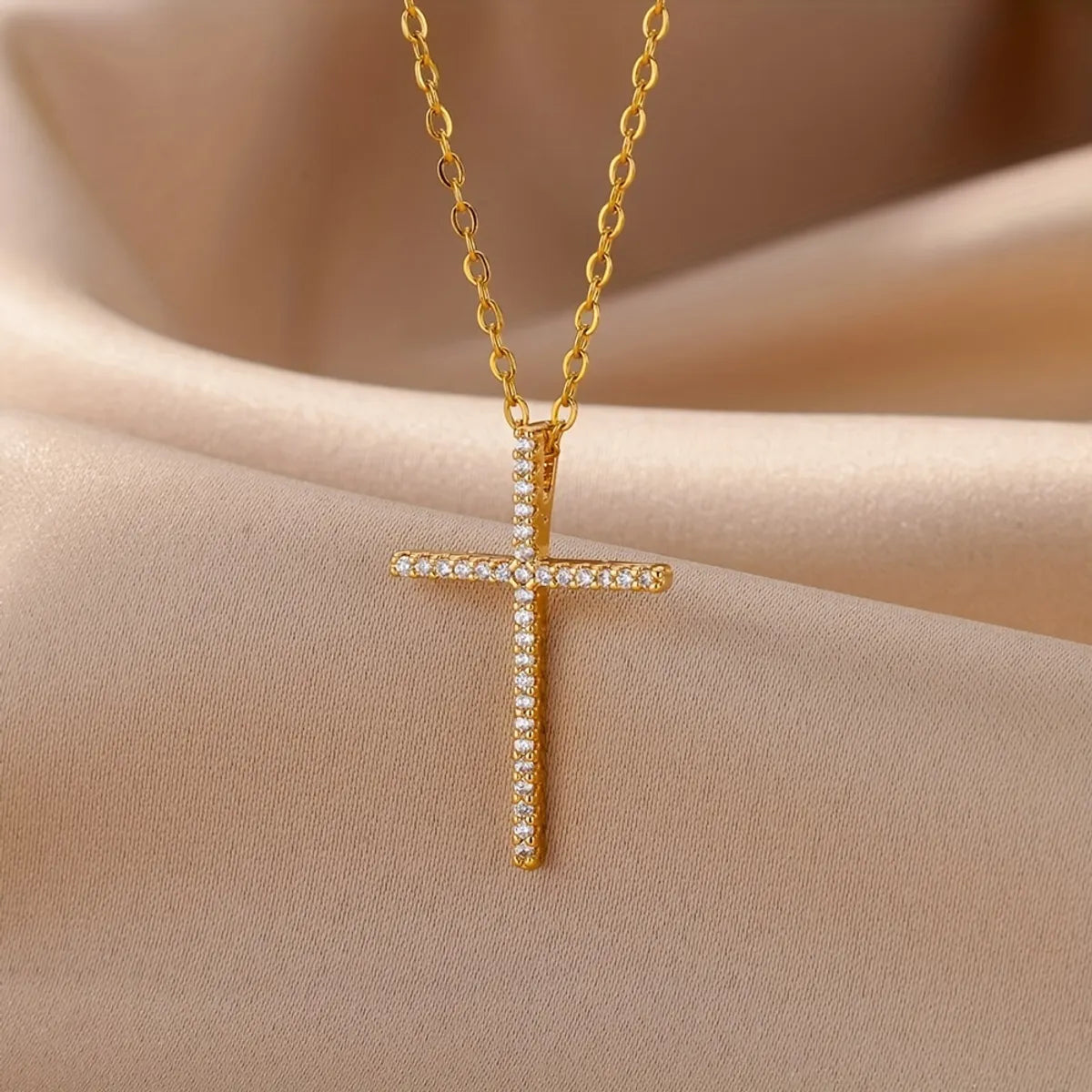 Simple Style Cross Copper Gold Plated Zircon Pendant Necklace In Bulk