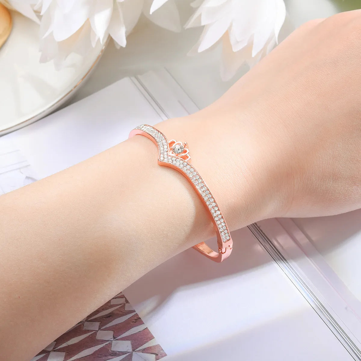 Simple Style Crown Rhinestones Alloy Wholesale Bangle