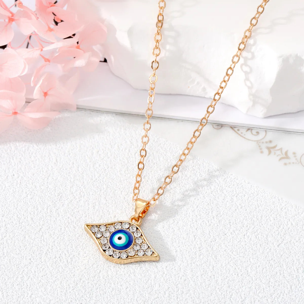 Simple Style Devil'S Eye Alloy Plating Rhinestones Pendant Necklace 1 Piece