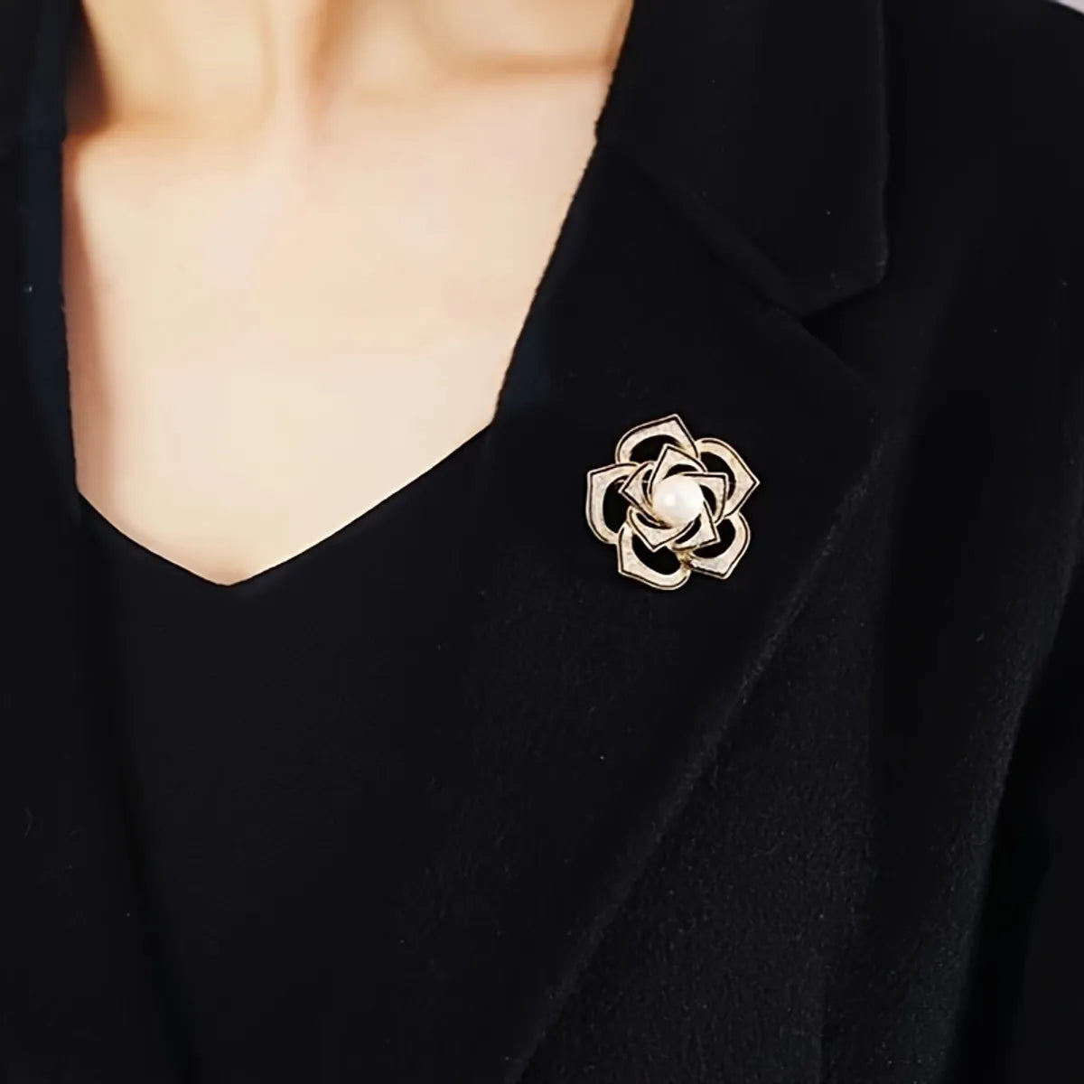 Simple Style Flower Alloy Inlay Rhinestones Women'S Brooches 1 Piece