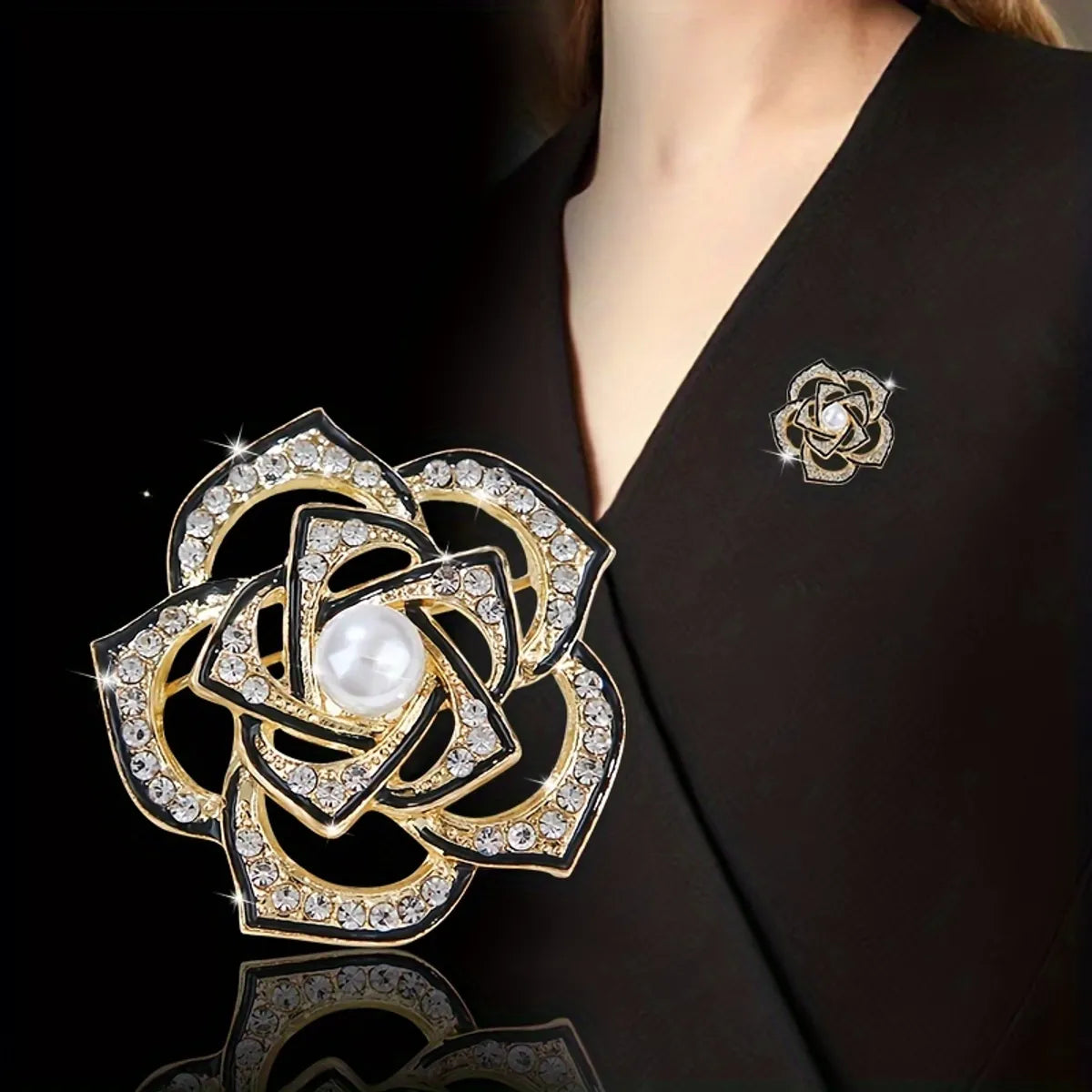 Simple Style Flower Alloy Inlay Rhinestones Women'S Brooches 1 Piece