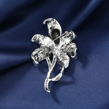 Simple Style Flower Alloy Inlay Rhinestones Women'S Brooches