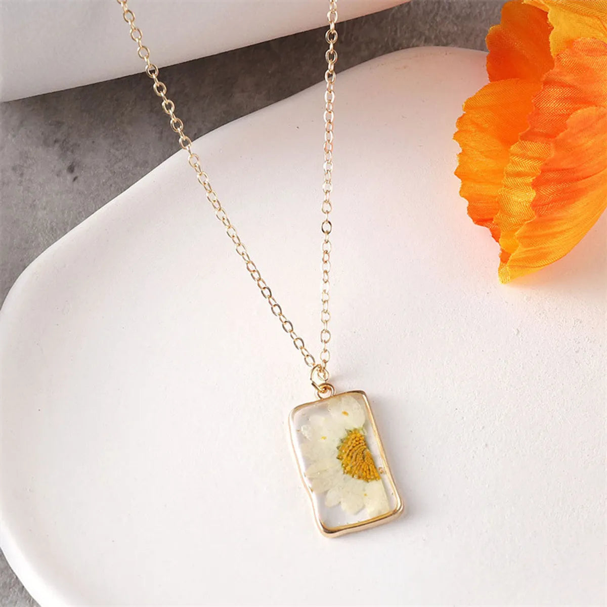 Pastoral Simple Style Flower Alloy Resin Wholesale Pendant Necklace