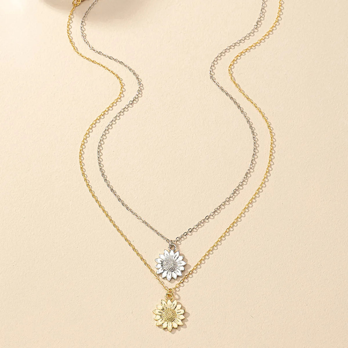 Simple Style Flower Alloy Zinc Plating Women's Pendant Necklace