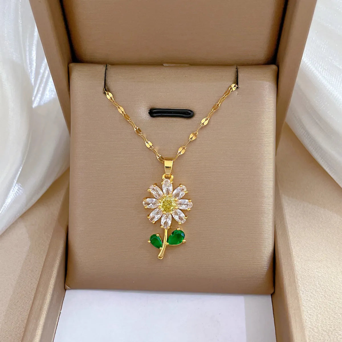 Simple Style Flower Stainless Steel Plating Inlay Rhinestones 18k Gold Plated Gold Plated Pendant Necklace