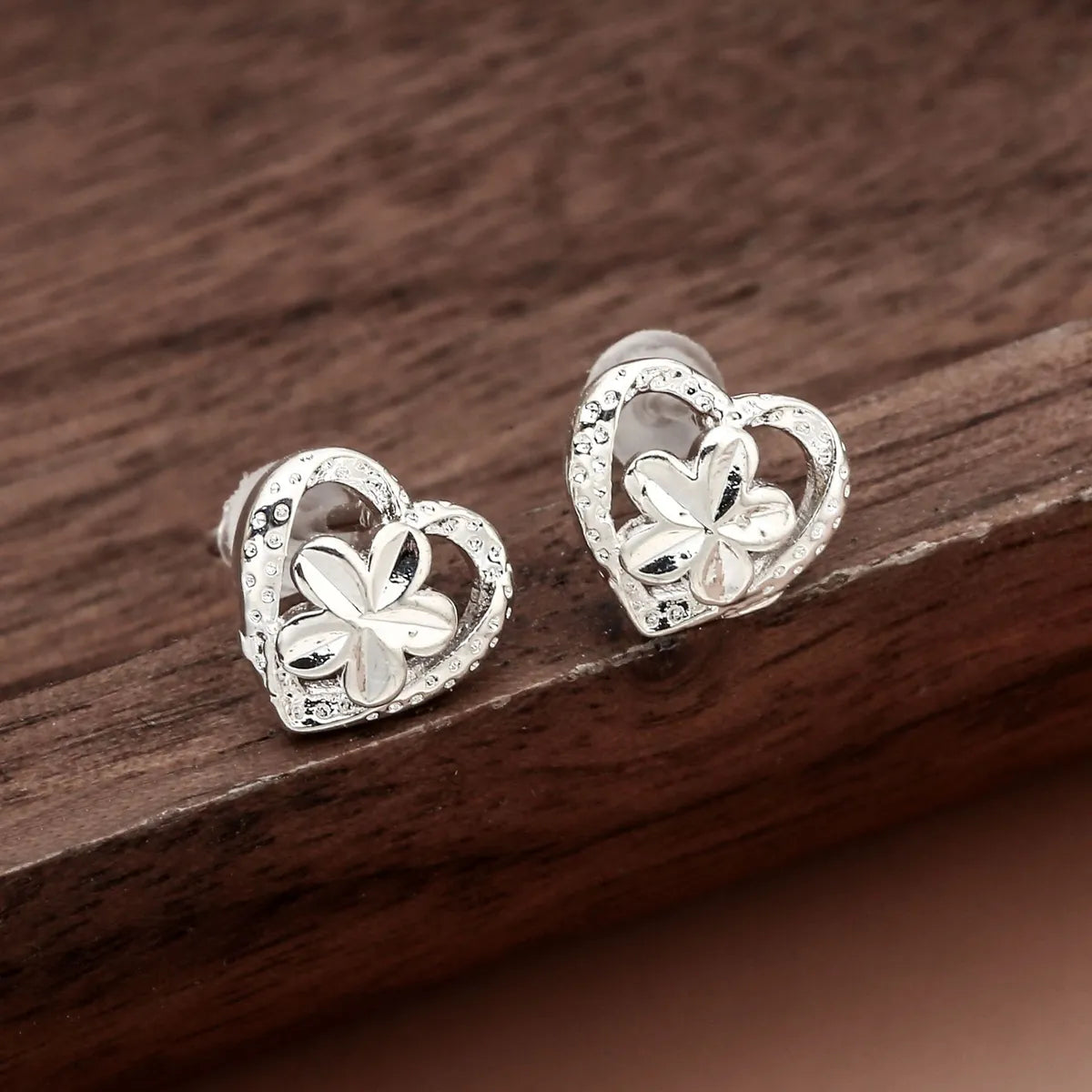 Simple Style Four Leaf Clover Heart Shape Flower Copper Ear Studs 1 Pair