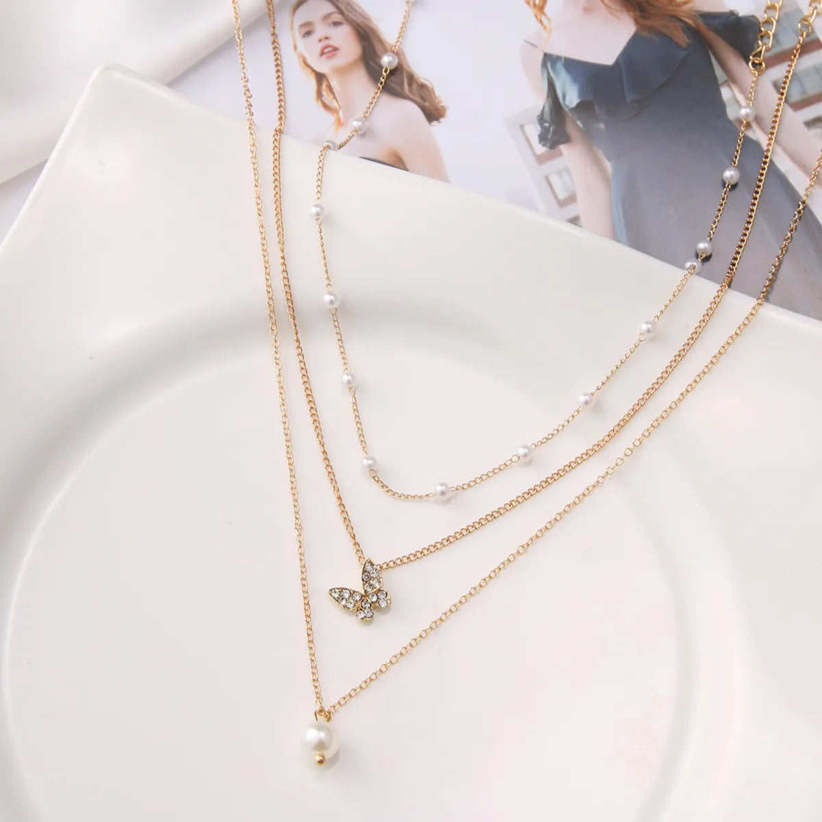 Simple Style Geometric Alloy Plating Inlay Rhinestones Gold Plated Women'S Layered Necklaces