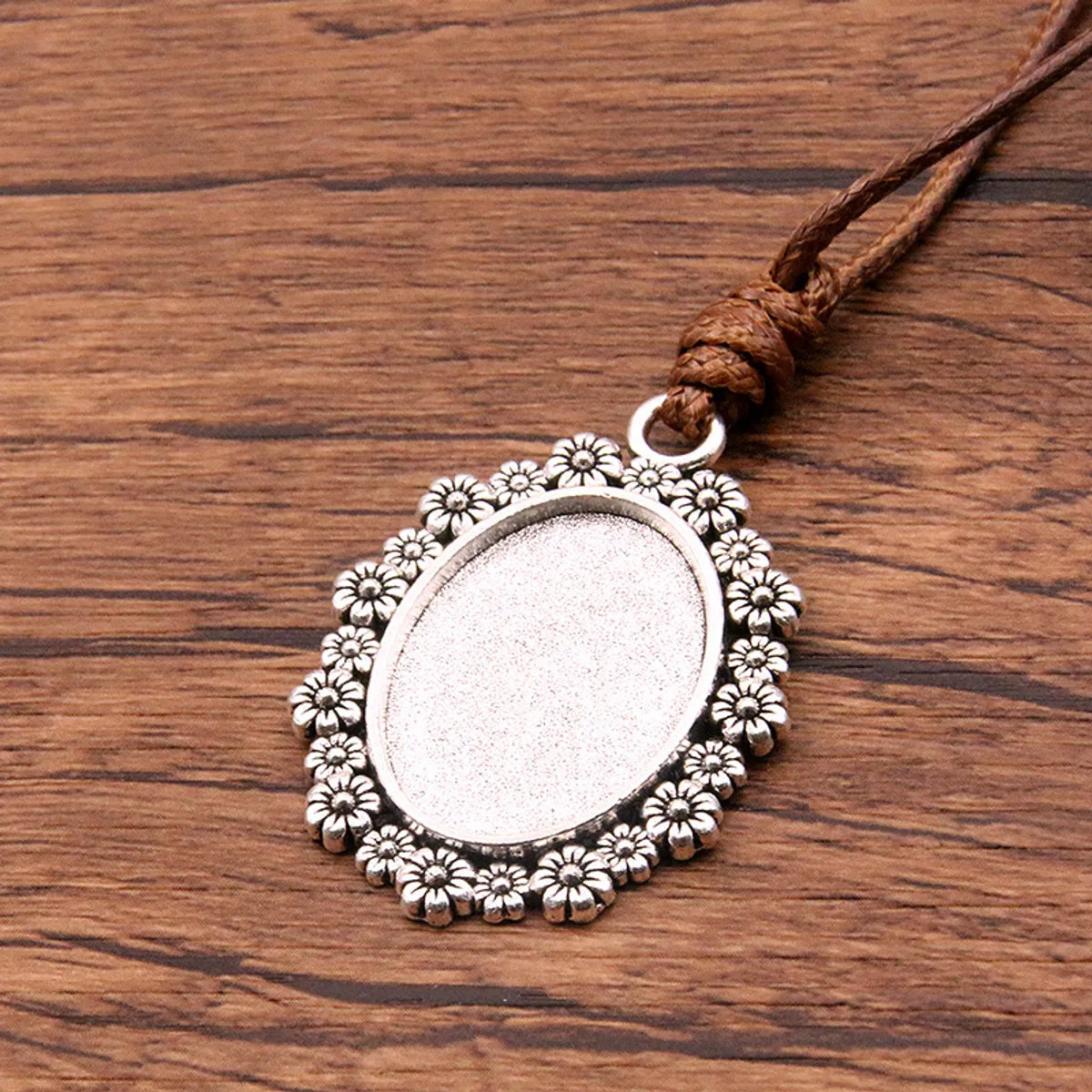 Simple Style Geometric Alloy Plating Women'S Pendant Necklace