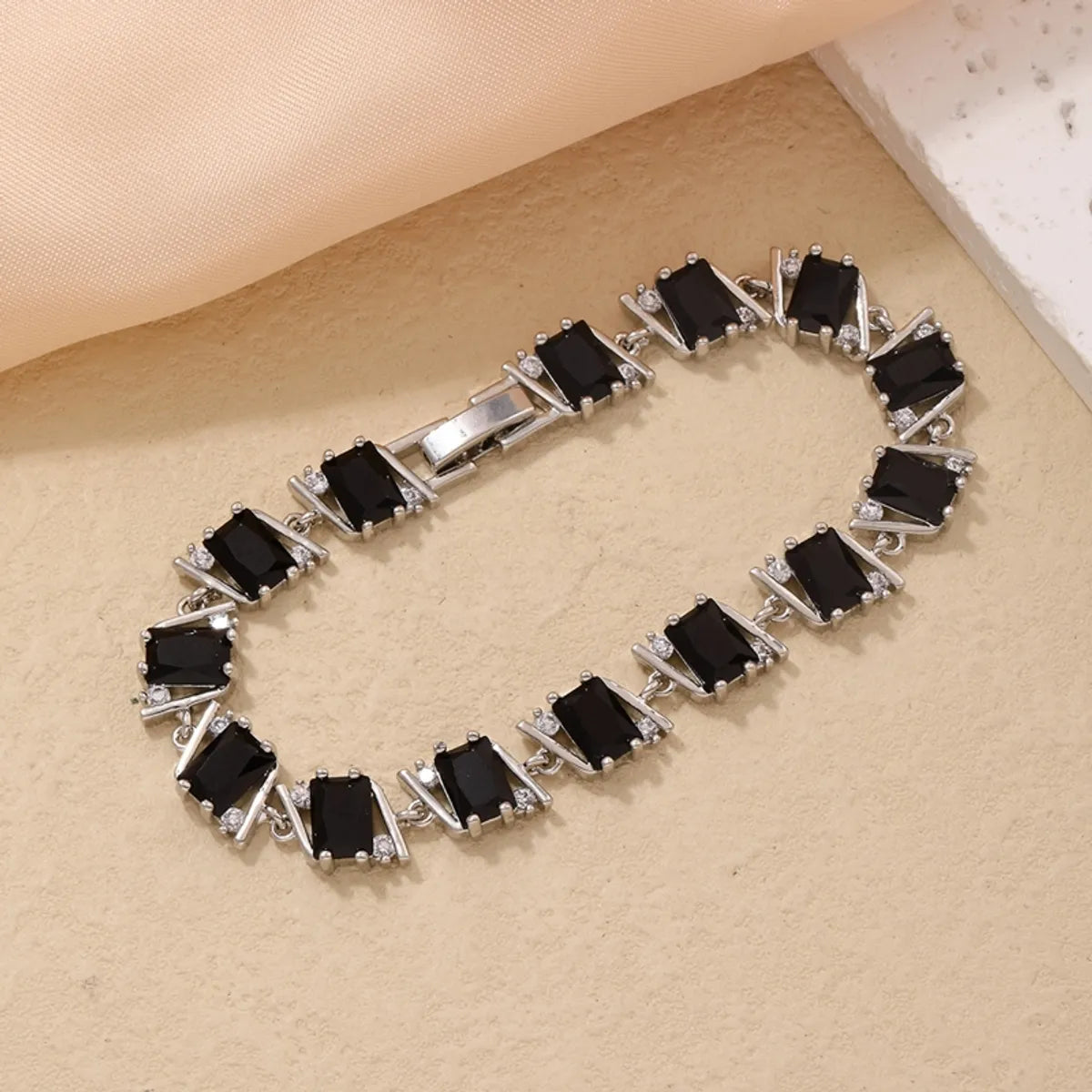 Simple Style Geometric Color Block Copper Plating Inlay Zircon Bracelets