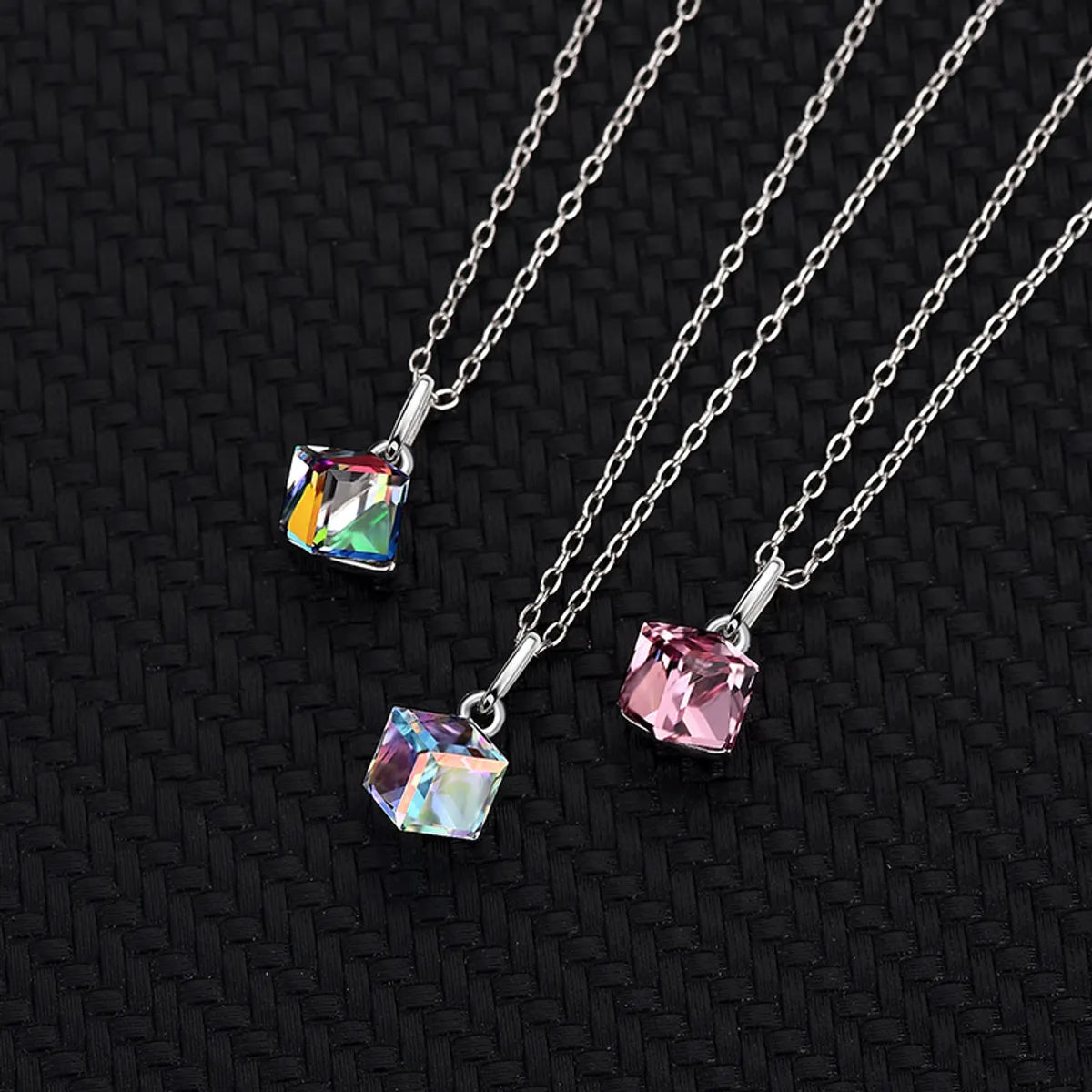 Simple Style Geometric Gradient Color Austrian Crystal Sterling Silver Pendant Necklace 1 Piece