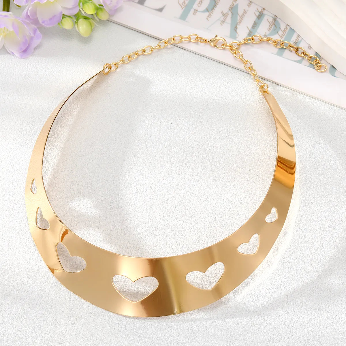 Simple Style Geometric Heart Shape Alloy Hollow Out Women's Choker 1 Piece