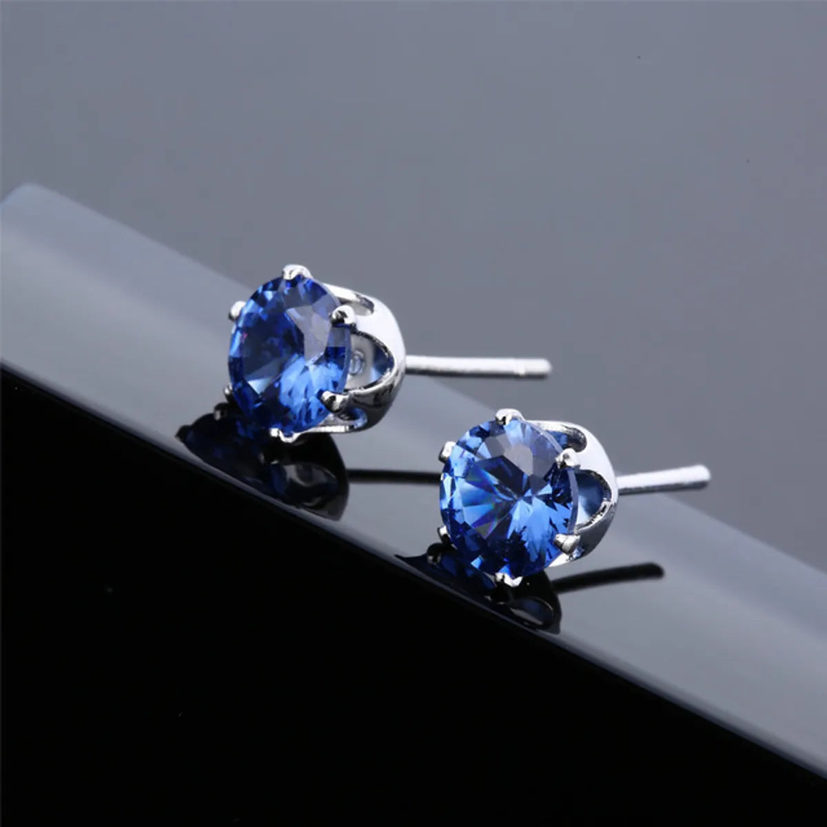 Simple Style Geometric Metal Inlay Artificial Gemstones Women's Ear Studs 1 Pair