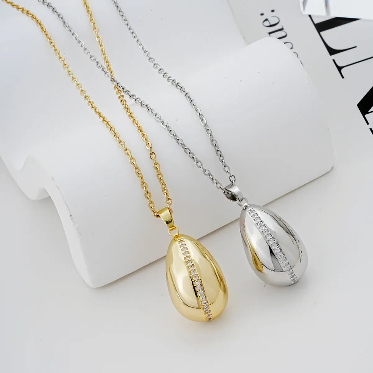 Simple Style Geometric Solid Color Copper Plating Inlay Zircon White Gold Plated Gold Plated Pendant Necklace