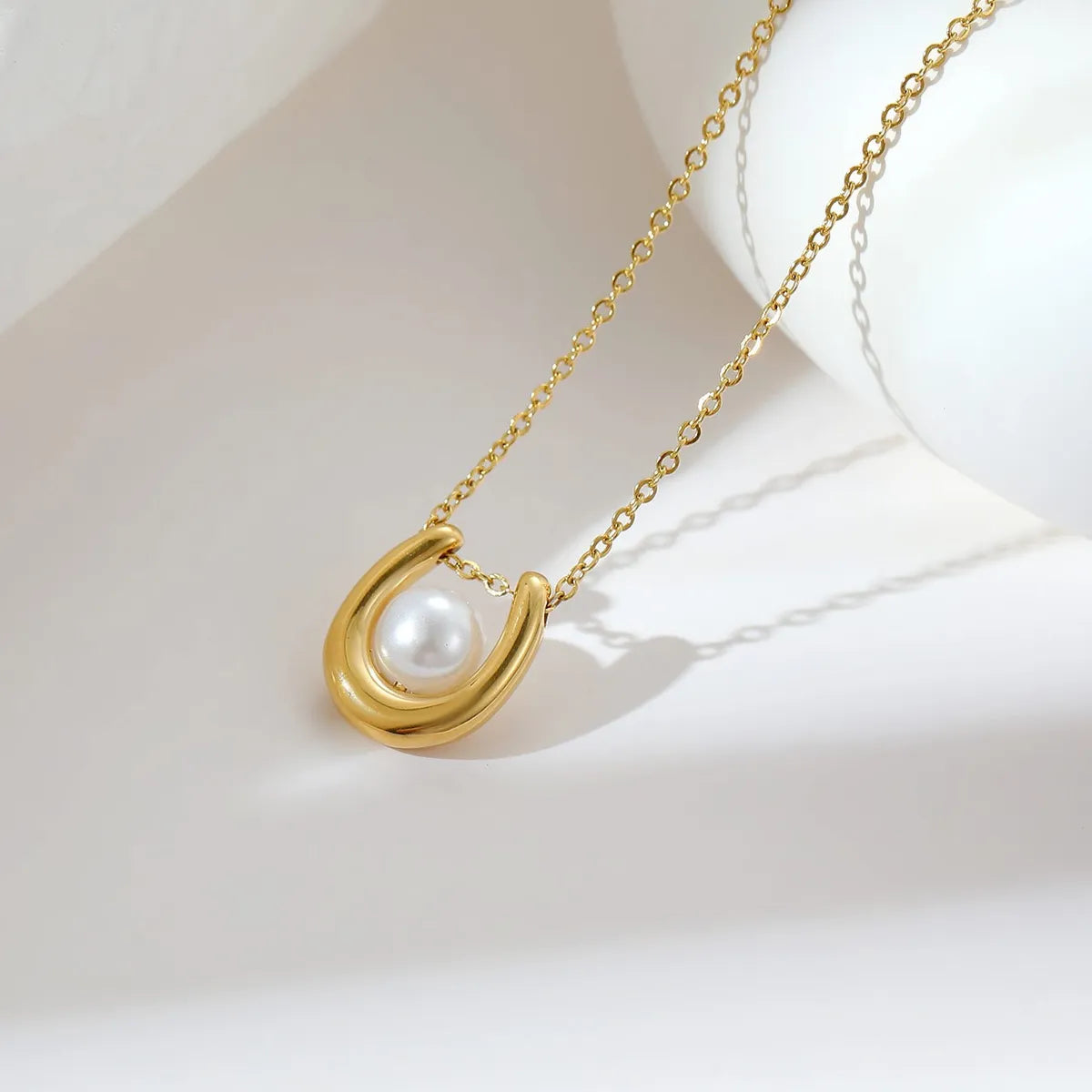 Simple Style Geometric Stainless Steel Inlay Pearl White Gold Plated Gold Plated Pendant Necklace