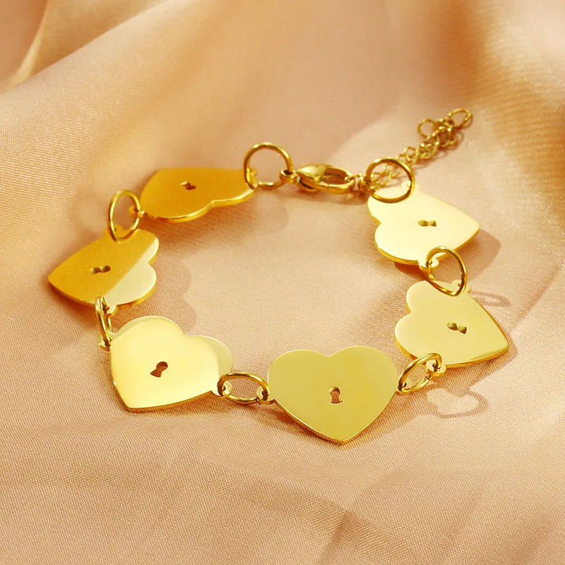 Simple Style Heart Shape 304 Stainless Steel 18K Gold Plated Bracelets In Bulk