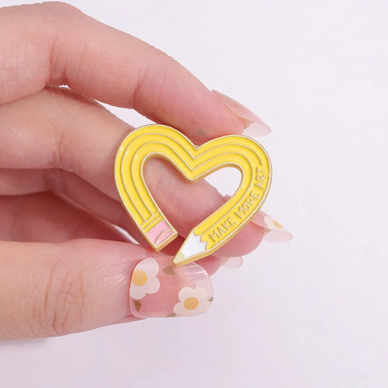 Simple Style Heart Shape Alloy Plating Unisex Brooches