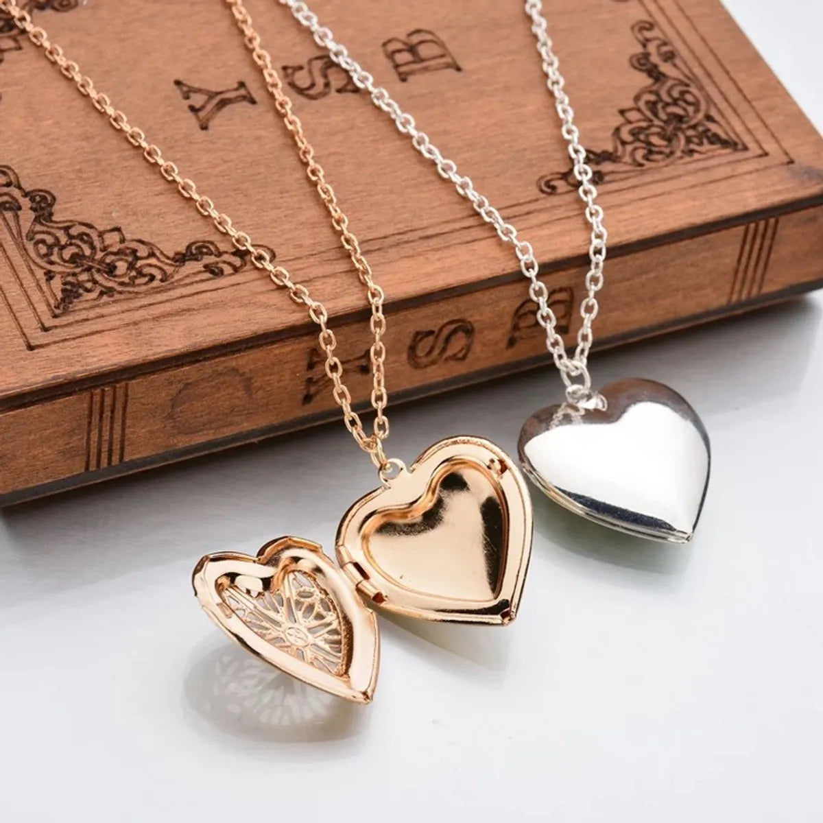 Simple Style Heart Shape Alloy Plating Women's Pendant Necklace