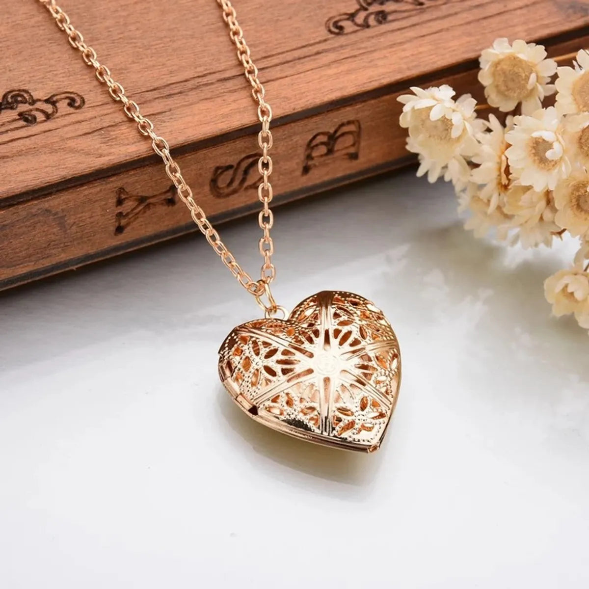 Simple Style Heart Shape Alloy Plating Women's Pendant Necklace