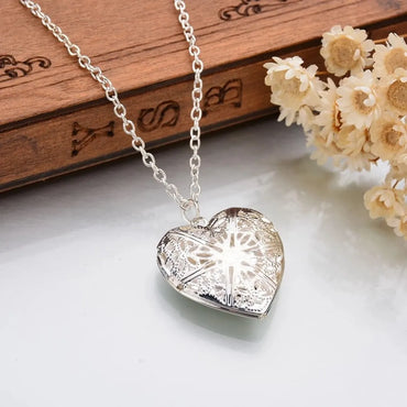 Simple Style Heart Shape Alloy Plating Women's Pendant Necklace