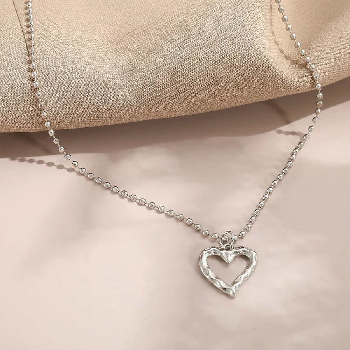 Simple Style Heart Shape Alloy Plating Women'S Pendant Necklace